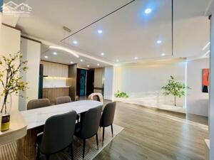 Bán nhà Khâm Thiên 45m2 nhà đẹp vị trí đẹp mặt tiền rộng 8.5 tỷ