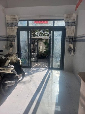 nhà xây mới gần chợ bùi minh trực đầy đủ tiện ích