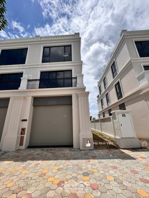 shophouse đảo vua sát vincom mega mall 4n,4wc giá đầu tư đã hoàn thiện vào ở ngay