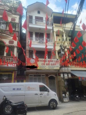 mặt tiền quyền lực - hoàng văn thái - vỉa hè - kinh doanh. dt 62m2 - mt 5,5m. giá 21 tỷ.