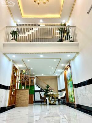 SIÊU PHẨM 4 TẦNG FULL NỘI THẤT Ô TÔ NGỦ TRONG NHÀ NGUYỄN ẢNH THỦ Q12 CHỈ 4.95 TỶ