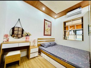 lạc long quân- tây hồ .33m2- giá 8,2 tỷ. nội thất đẹp- ở ngay