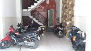 hẻm xe tải thông - gần trường trần phú - cao đẳng gtvt- 7pn- 7 wc - 5 tầng - có dòng tiền 25tr/ th