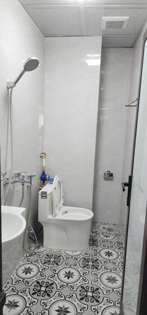 cho thuê phòng 30m2, có ban công, nhà mới xây full đồ 4tr5