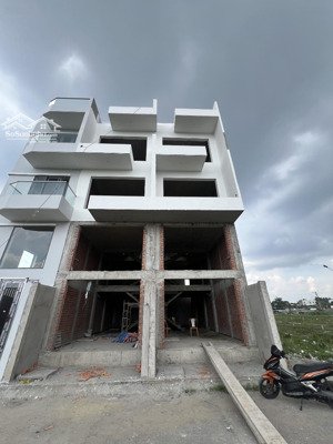 chỉ 4tỷ sở hữu nhà phố 1trệt 2 lầu tại ngô chí quốc - tđ, diện tích 64m2 (4x16), sổ sẳn, hoàn công