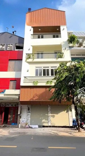 cần tiền bán nhanh nhà đường 3/2, quận 10 - 7 x18m - 3 tầng - hđt 90 triệu/ tháng - giá 31 tỷ