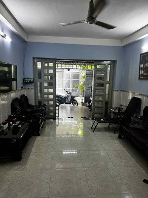 chủ ở lâu năm nhà btct phong thủy cực tốt nhà còn mới dọn vào ở ngay