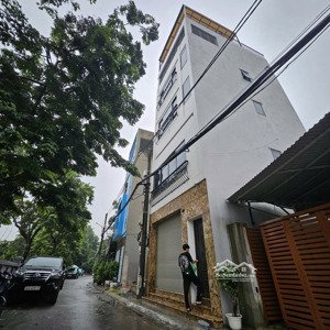 bán nhà riêng tại hoa lâm, 11,5 tỷ, 42m2, 6 tầng, thang máy,oto suv vào nhà,về ở ngay