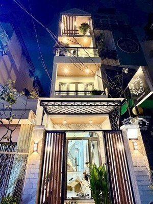 siêu phẩm nhà đẹp sát quận 1 - phan đình phùng - trước nhà 6m - chỉ 8.x tỷ