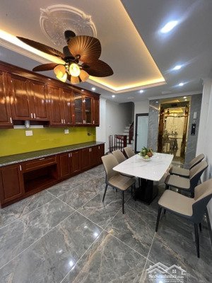 siêu phẩm nhà mới full nội thất - 6 tầng thang máy - ô tô 4 chỗ đỗ cửa