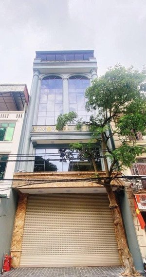 mặt phố hoàng quốc việt - cầu giấy , 73m, 8 tầng, mặt tiền 5.6m, thiết kế thông sàn, giá 50 tỷ