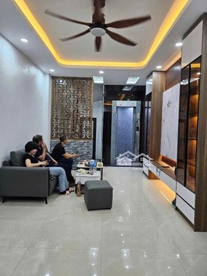 hót!chỉ nhỉnh 7 tỷ sở hữu ngay căn nhà tại trung tâm q.hà đông-nhà xây mới,5 tầng-gần chợ hà đông!