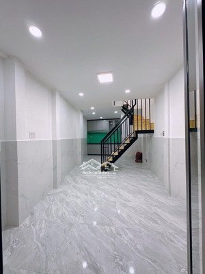 trung tâm quận 6 - hậu giang- 24m2 - nhà 2 tầng- hẻm 3m2 thông tứ tung- chỉ 3.25 tỷ tl