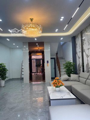 bán nhà cổ linh thạch bàn, long biên diện tích: 40m xây: 6 tầng có thang máy mặt ti