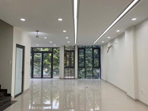 cho thuê vptại him lam kênh tẻ, giá từ 18-30tr/th . dt từ 80- 140m2, giá cực tốt