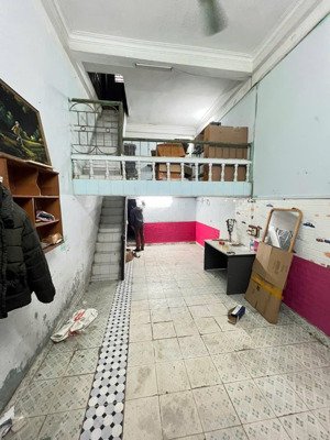 siêu hiếm f0 - hàng kín, nhà phố xuân thuỷ, cách mặt phố 30m, dt: 35x3t,mt: 3,6m, giá hơn 7 tỷ.