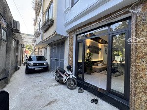 hơn 12tỷ-nhà mới-43m2 / 5tầng-thang máy-ôtô đỗ cửa-cạnh timecity-q hai bà trưng-vài nhà ra phố