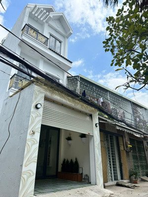 nhà 3 tầng btct nở hậu đẹp xe hơi ngủ trong nhà full nội thất phú thuận q7 chỉ 7 tỷ 3