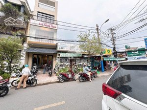 mặt tiền đại lộ 3 dt 5,5mx26m đang có dòng tiền cho thuê 20tr/th. giá 9,x tỷ