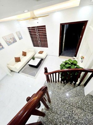 chỉ 7.35 tỷ có ngay nhà dân xây cực kỳ chắc chắn, diện tích 42m tại hoàng mai