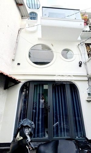 bán nhà cực đẹp!! hẻm 1/ nhật tảo, phường 8, quận 10. dt 60m2 hẻm xe hơi, sổ hồng riêng