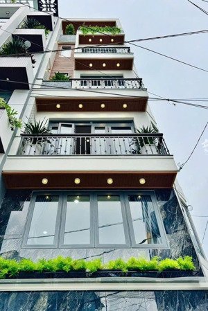 chú út bán gấp nhà đ.đoàn thị điểm - phú nhuận. đang cho thuê 22 triệu, giá 3tỷ265/ 78,5m2.