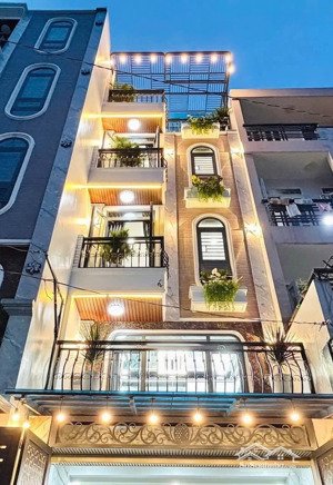 đi đức bán gấp nhà đang cho thuê 25triệu, đường oto mai thị lựu - quận 1. giá 4tỷ150/81,6m2.