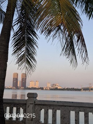 bán nhà lạc long quân, ở luôn, full nội thất, ô tô đỗ cổng, thoáng trước sau, 43m, 4 tầng, 11.5 tỷ