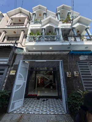 cần bán căn nhà hướng đông nam full nội thất đường tl29, quận 12