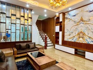 có 1 0 2! nhà đẹp 5 tầng 2 mặt thoáng kđt yên nghĩa ở ngay