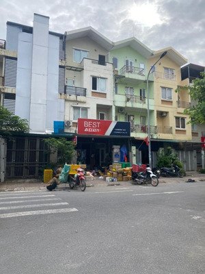 biệt thự liền kề giá chung cư, vigracenra tây mỗ, vỉa hè rộng, ô tô tránh, kinh doanh tốt.