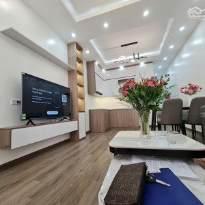 chung cư hoàng đạo thúy 3 ngủ, khách, bếp full nội thất khách chỉ xác vali về ở 60m chỉ 5.9 tỷ