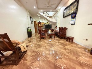 siêu phẩm dân xây,nhà đẹp ở ngay ,ngõ ôtô, 30m ra phố ngô quyền hà đông 68m 12,4 tỷ tặng nội thất