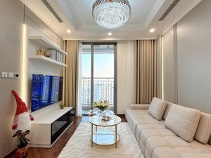 bán gấp ch 2pn góc p12.26 79m², full đồ, sổ sẵn, hợp đồng thuê 20tr/tháng
