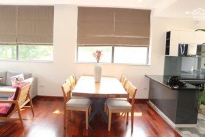 bán tòa nhà 8 tầng diện tích 193m2 khu phố đường tây hồ quảng an tây hồ, hà nội : 