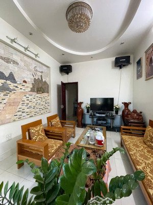 siêu phẩm 5 tầng lai xá, 40m2 khu phân lô, đường ôt tô tránh giá chỉ 8.7 tỷ.