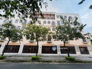 cần bán lô liền kề 120m2 dự án sun grand city new an thới - phú quốc giá chỉ 8 tỷ.sổ sẵn gd.