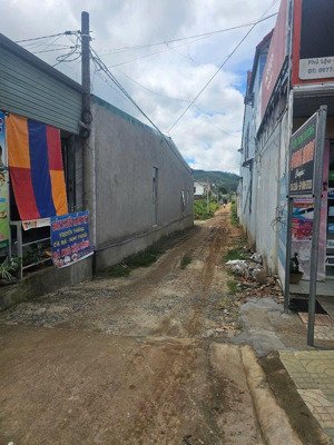 chỉ 3,5 tỷ sở hữu 346m2 đất trung tâm đức trọng lâm đồng