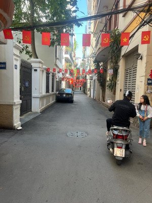 bán nhà phân lô ô tô tránh_kinh doanh_ngõ thông_phố lạc long quân_gần 400tr/m