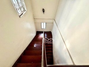 [giá tốt]bán nhà văn cao 42m2 ô tô mt5m dân xây gần phố ngõ trước nhà 3.5m giá 12.85tỷ