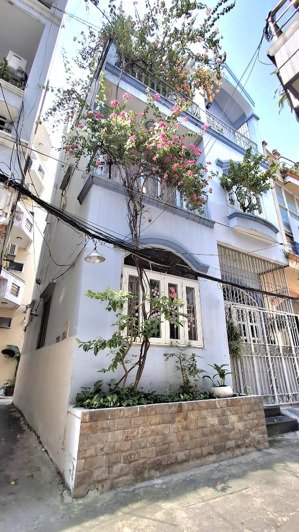 bán biệt thự mini, góc 3 mặt tiền, phú nhuận nhỉnh 10 tỷ hẻm trần cao vân p12 dt 6x7m 3 tầng 3pn