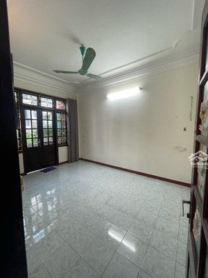 bán nhà 2 tầng đường tôn quang phiệt , nghĩa đô dt 35m2 mặt tiền 3,5m giá 11 tỷ