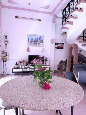 bán nhà 1 trệt 1 lầu, dt 7,9 x 15m = 146m sổ hồng, giá 3,8 tỷ sát kdc d2d thống nhất, biên hòa