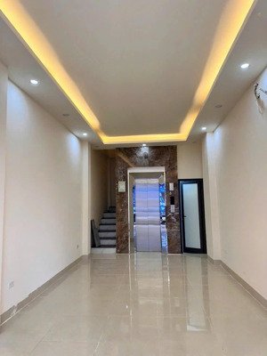 hiếm nhà khu đa sỹ 5 tầng thang máy, 38.2m2, mt 3.41m, trung tâm kiến hưng
