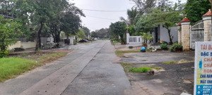 chủ gởi bán căn nhà 2 tầng kiệt bên hông trường tiểu học mãi đăng chơn đường 10 m ôtô thông ra