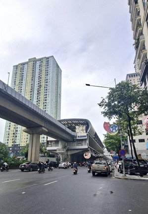 chính chủ gia đình tôi cần cho thuê số nhà 51 mặt phố trần phú, hà đông, 5 tầng , giá 38tr/ thg, tl