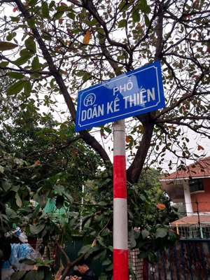 bán nhà mặt phố doãn kế thiện, kinh doanh, hđ thuê 40tr/th, dt50m2, 6t, mt3.7m, 25,5 tỷ. 