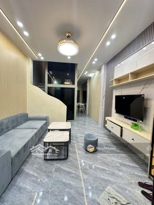 bán nhà thang máy ngọc thụy 4pn, 4wc giá siêu hời 9,2 tỷ gần 50m2 