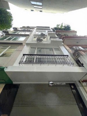 bán nhà 6 tầng thang máy - ở ngay gần hồ tây ô tô ngay cổng sát ngõ ô tô đỗ