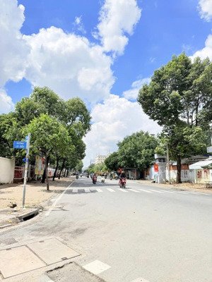 nhà mặt tiền quận 11, chỉ 7 tỷ, 38m2, 3 tầng, kinh doanh siêu đẹp, đối diện trường cấp 1-2-3